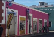Puebla llama a comerciantes del Centro Histórico a regularizar sus anuncios