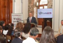 Pepe Chedraui entrega Avisos de Apertura de Negocio a emprendedores