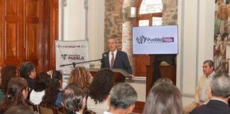 Pepe Chedraui entrega Avisos de Apertura de Negocio a emprendedores