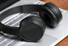 Por temor a espionaje, dejan de usar audífonos Bluetooth en Dinamarca