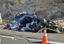 Mueren tres personas tras choque frontal en la Cuacnopalan-Oaxaca