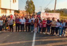 Tonantzin Fernández entrega pavimentación de calle en San Diego Cuachayotla