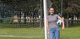 En UDLAP, Desirée Monsiváis analiza desarrollo del futbol femenil