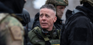 Jefe de la Patrulla Fronteriza deja Minneapolis tras tiroteos mortales