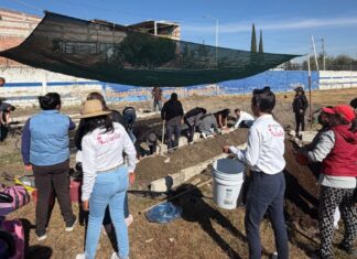 Pepe Chedraui impulsa instalación de huerto urbano en primaria de Santa Cruz Buena Vista