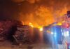 Incendio consume bodega de tubos plásticos en San Pedro Cholula