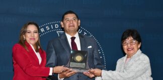 BUAP reconoce a Alejandro Armenta como exalumno destacado