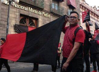 Sindicatos marchan en apoyo a trabajadores del Monte de Piedad