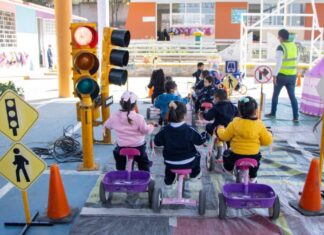 Fomentan educación vial de niños poblanos con “Parque Vial Móvil”