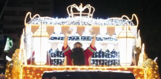 Reyes Magos desfilan en Puebla ante más de 7 mil asistentes