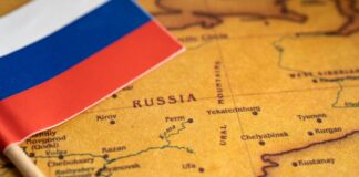 Diplomático británico es expulsado de Rusia por supuesto espionaje