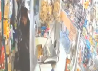 Asaltan con arma blanca a empleada de miscelánea en Tlaxcalancingo