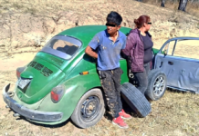 Detienen a hombre y mujer por robo de autopartes en Texmelucan