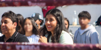 “La Bonita” Sánchez imparte clase de box a estudiantes de Chautla