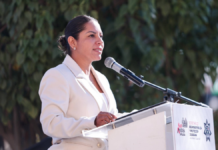 Lupita Cuautle encabeza honores a la bandera de enero