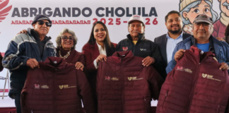 Entregan mil 500 chamarras a adultos mayores en San Pedro Cholula