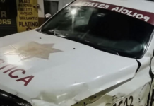 Policía Turística choca patrulla contra vehículo en la 23 Poniente