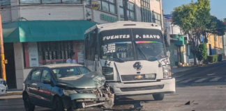 Choque entre automóvil y Ruta 4 deja lesionados en El Carmen