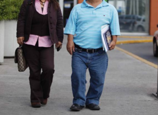 MC propone “escalón universal” para personas de talla baja en Puebla