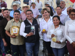 Pável Gaspar impulsa modelo de negocio para el campo en Tenampulco