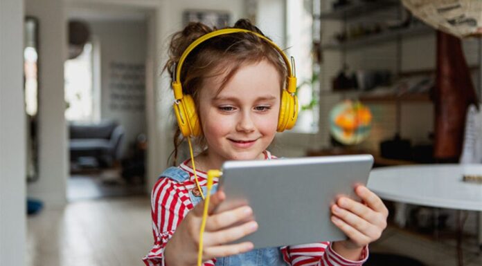 Uso de pantallas en la infancia podría afectar el cerebro adolescente