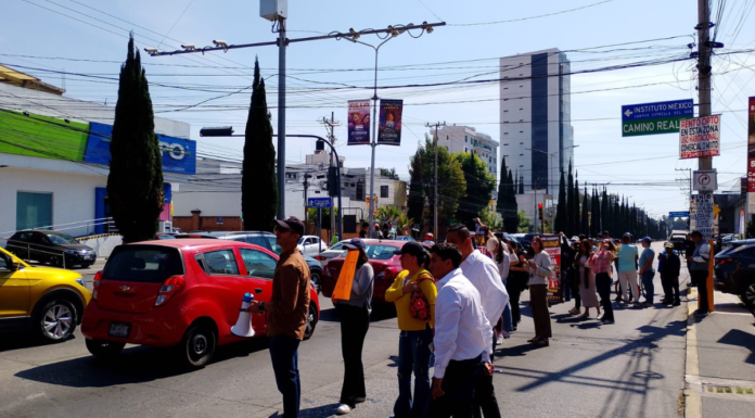 Vecinos y comerciantes se manifiestan contra ciclovía en Calzada Zavaleta