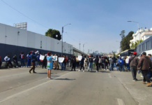 Comerciantes de la Acocota protestan y bloquean el Periférico Ecológico
