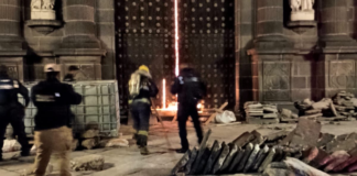 Gobierno estatal condena vandalismo contra la Catedral de Puebla