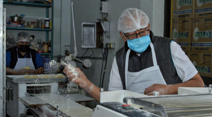 SMDIF Puebla inicia elaboración de la Rosca de Reyes monumental