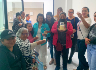 SMDIF San Pedro Cholula realiza taller de rompope para mujeres
