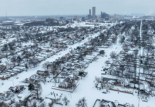 Tormenta invernal en EU deja al menos ocho muertos