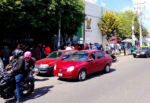 Largas filas en el IMSS por aplicación de vacuna contra el sarampión