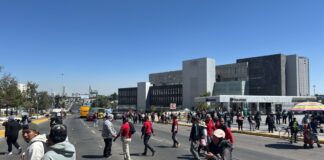 28 de Octubre paraliza la Vía Atlixcáyotl este martes