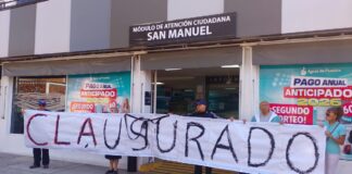 Clausuran de forma simbólica oficinas de Agua de Puebla