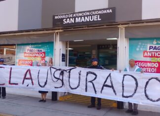Clausuran de forma simbólica oficinas de Agua de Puebla