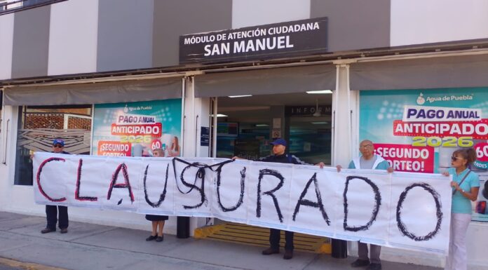 Clausuran de forma simbólica oficinas de Agua de Puebla
