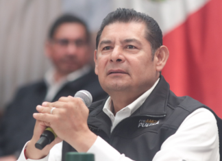 Armenta pide a padres vigilar a sus hijos tras ataque en bar