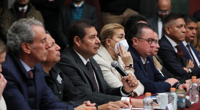 Armenta llama a respetar derecho de audiencias a información real