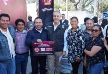 Pepe Chedraui entrega 17 mil bultos de mezcla asfáltica para mantenimiento vial