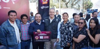 Pepe Chedraui entrega 17 mil bultos de mezcla asfáltica para mantenimiento vial