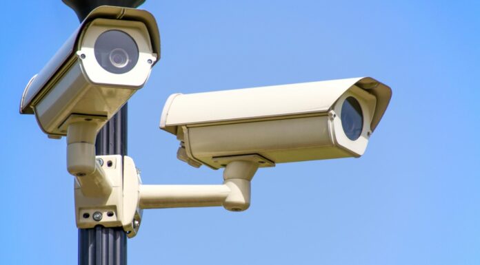 Concluirá en agosto la instalación de videocámaras en 18 parques