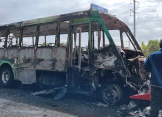 Hubo seis bloqueos carreteros y tres incendios este domingo en Puebla