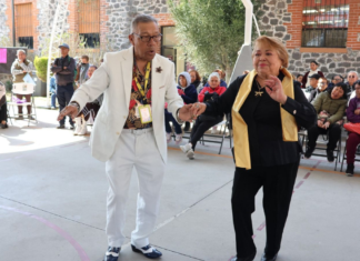 Casa del Abue festeja su vigésimo aniversario con música y danzón
