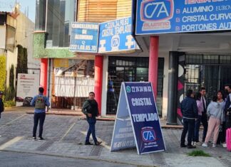 FGE catea lote de autos en Puebla; empleados denuncian irregularidades