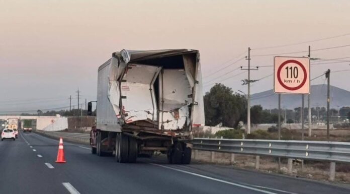 Choque entre autobús y camión deja un muerto y un herido grave en la Puebla-Orizaba