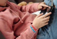 Eslovenia busca prohibir redes sociales a menores de 15 años