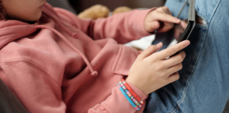 Eslovenia busca prohibir redes sociales a menores de 15 años