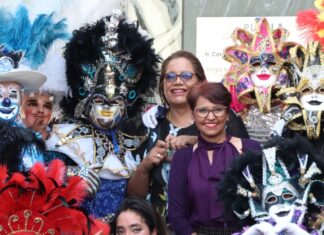 Congreso recibe demostración de baile de la cuadrilla de Huehues de Analco