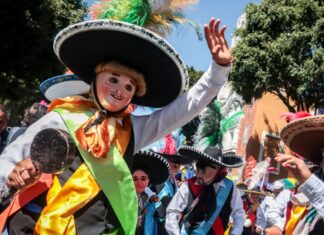 Cuadrillas de huehues acordaron no consumir alcohol en Puebla capital