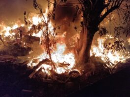 Fuerte incendio alarma a vecinos en terreno de colonia Bugambilias